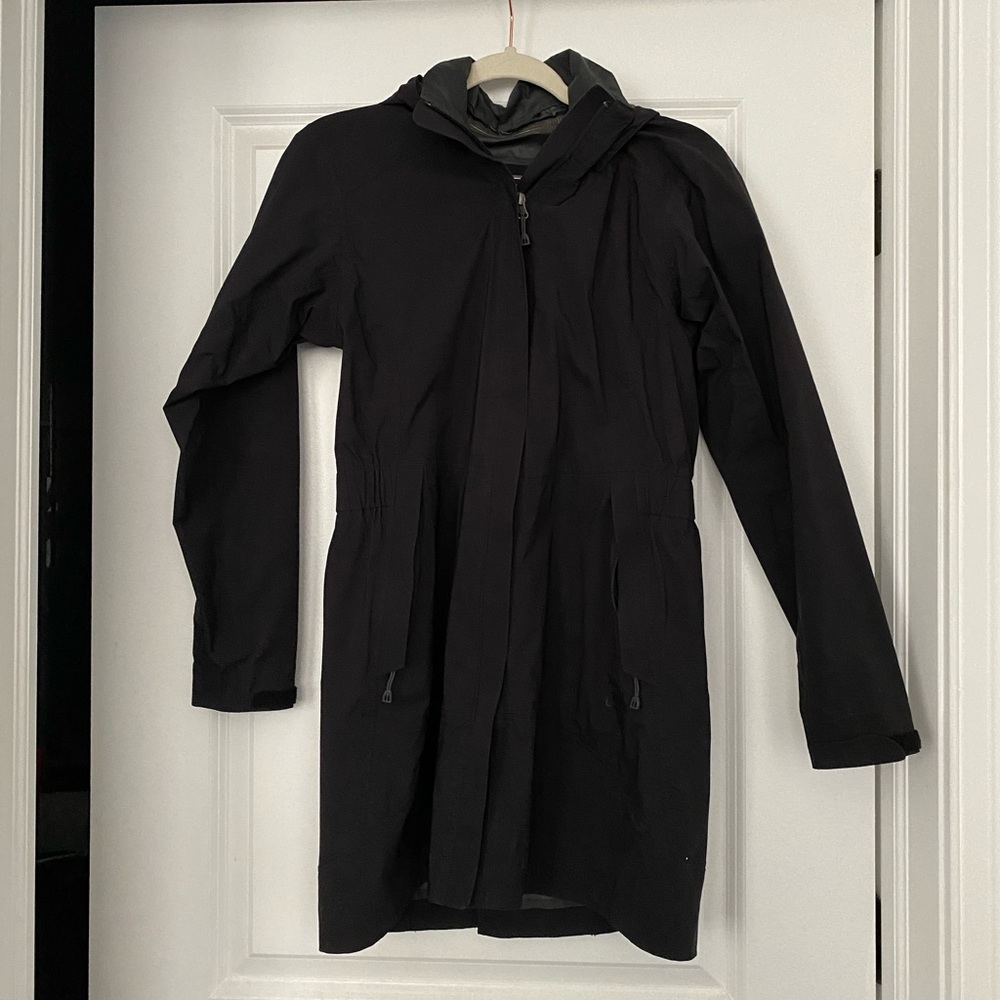 REI Elements Black Raincoat / Shell Jacket Sz XS